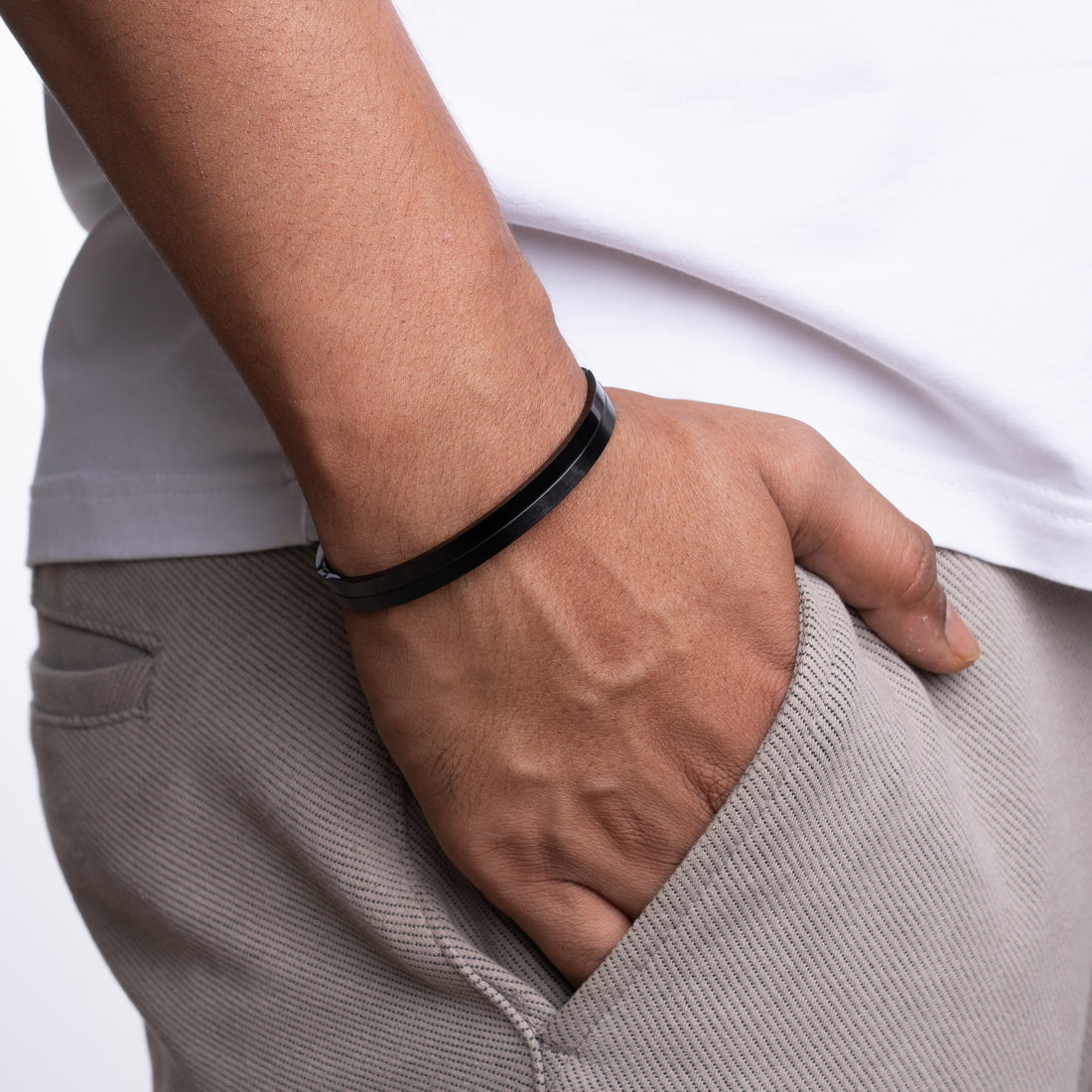 DUON CUFF - STEELE BLACK