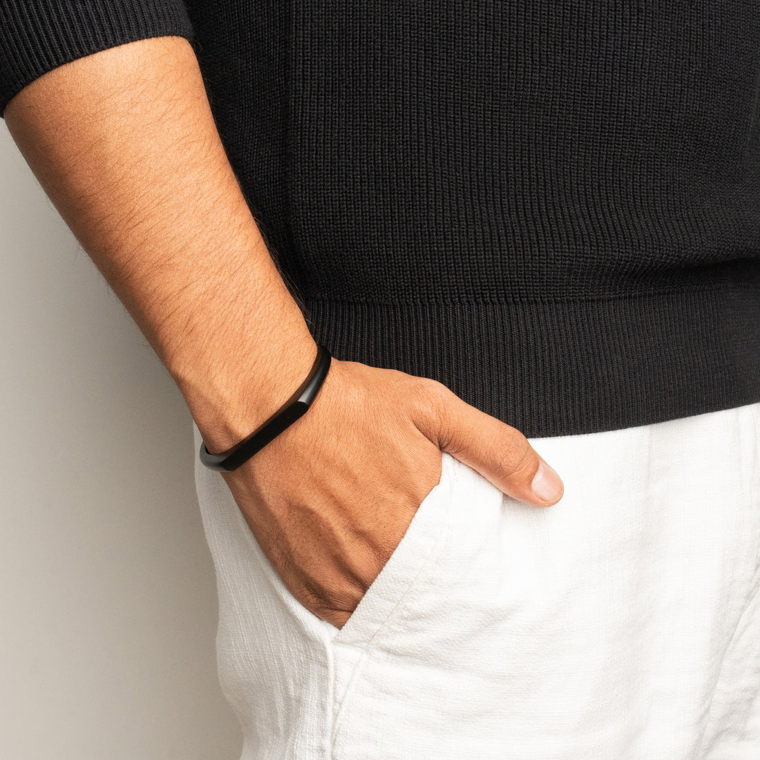 BAR CUFF - MATTE BLACK
